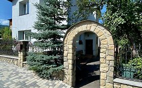 Zyma_Lito Guest House